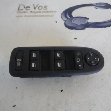 Peugeot 508  Combischakelaar ramen 2011 6490NT