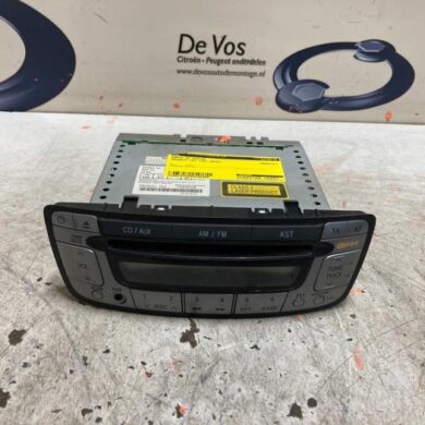 Peugeot 107 1.0 12V Radio CD Speler 2010 6564K6