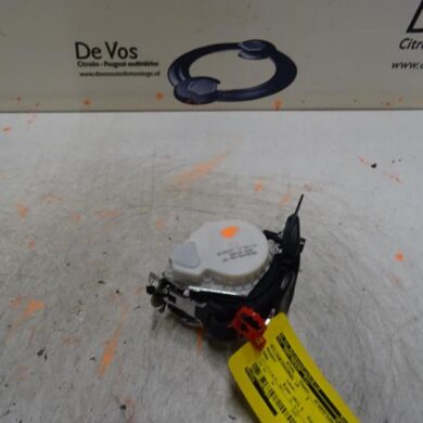 Peugeot 5008  Rear seatbelt, left 2011 8975SQ