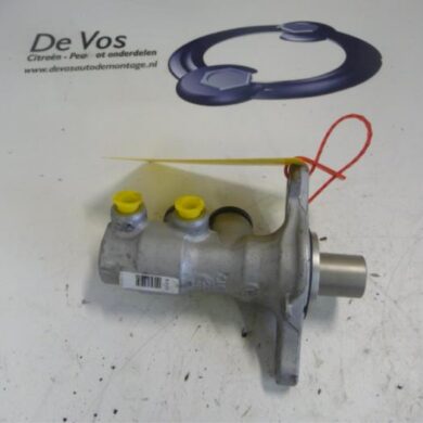 Peugeot 2008  Hoofdremcilinder HMZHM01 2013 4601X1