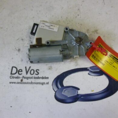 Peugeot 307 1.6 HDiF 110 16V Schuifdak Motor 2004 8401T2
