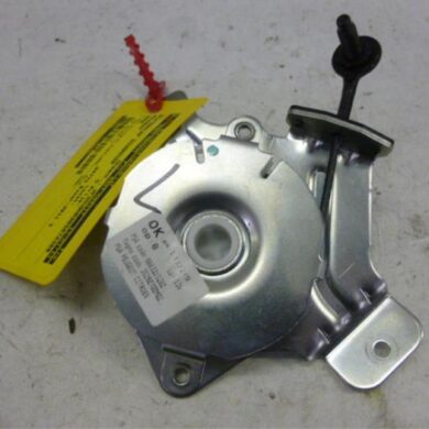 Peugeot 3008 1.6 HDiF 16V Tailgate hinge 2011 8613F6