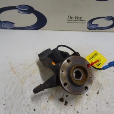 Citroen C4 Cactus 1.6 Blue Hdi 100 Fusee rechts-voor 2016 364790