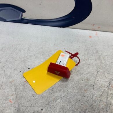 Peugeot 107 1.0 12V Panikbeleuchtung Schalter 2011 6490NG-6554KW