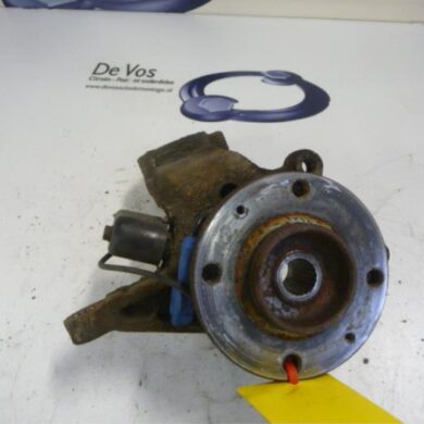 Peugeot 206 1.4 16V Knuckle, front right 2006 364775