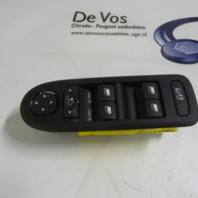 Citroen C3 1.2 VTi 82 12V Combischakelaar ramen 2013 6490AZ