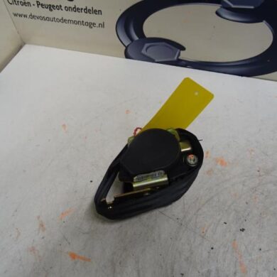 Peugeot 206 1.6 16V Seatbelt tensioner, right 2004 8974HE