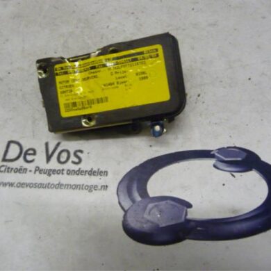 Citroen Xantia  Central locking motor 1999 9136J6