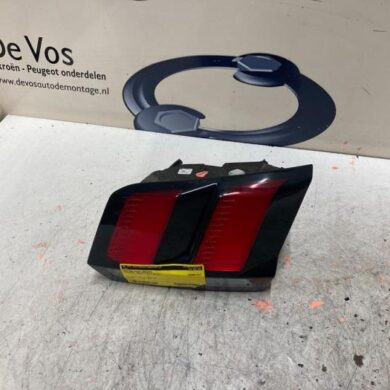 Peugeot 3008 1.5 BlueHDi 130 Taillight, right 2018 9810477780