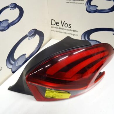 Peugeot 208  Achterlicht rechts 2019 9825601180