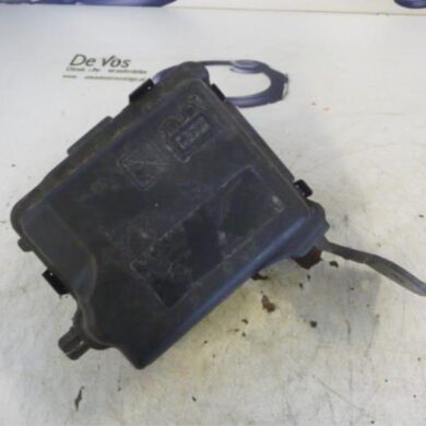 Peugeot 2008 1.2 Vti 12V PureTech 82 Relais Houder 2014 9671941780-9671924480