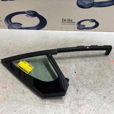 Peugeot 2008 1.2 12V e-THP PureTech 110 Driehoeks Ruit links-voor 2018 9801476080