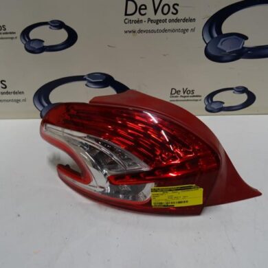 Peugeot 208  Achterlicht links 2012 9672628280