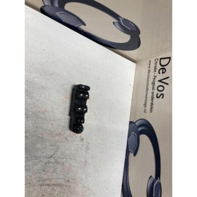 Peugeot 3008 1.5 BlueHDi 130 Kombischalter Fenster 2018 98248411ZD