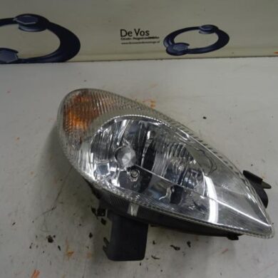 Citroen Picasso 2.0 16V Headlight, right 2003 6205W0