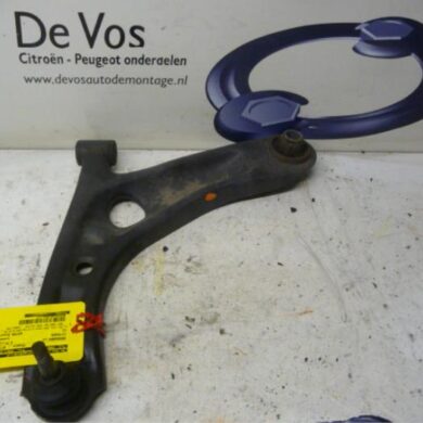 Citroen C1 1.0 12V Draagarm links-voor 2009 3520Q2