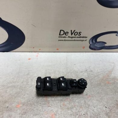 Citroen C3 Aircross 1.2 e-THP PureTech 130 Multi-functional window switch 2021 96788264ZD