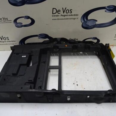 Peugeot 208  Front panel 2014 9676534380