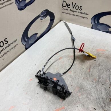 Peugeot 5008  Deurslot Mechaniek 4Deurs links-achter 2021 9822829980