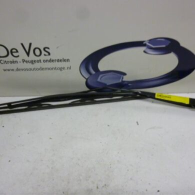 Citroen C2 1.6 16V VTR Front wiper arm 2004 6429W4