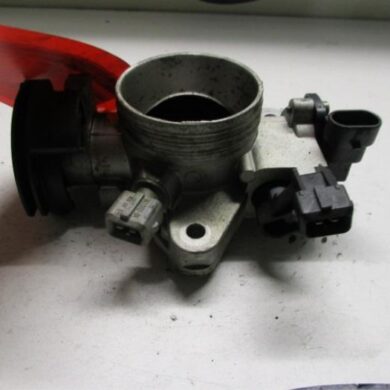 Citroen Xsara 1.6i Gasklephuis NFZ 2000 1635F9