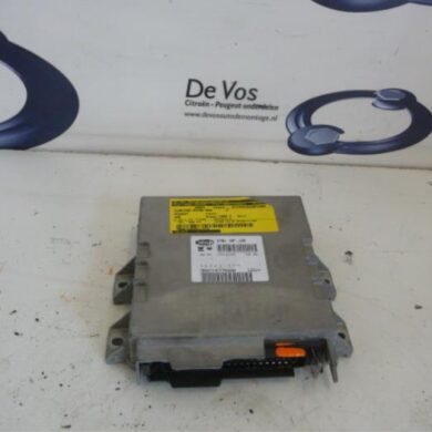 Peugeot 306 2.0 Engine management computer XU10J2L-RFX 1995 1929G9