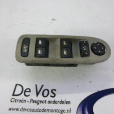 Citroen C5 2.0 HDiF 16V Combischakelaar ramen 2009 6490F7