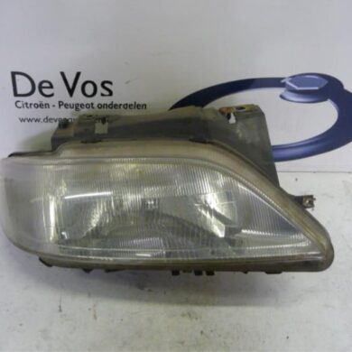 Citroen Xsara 1.4i X,SX Koplamp rechts 1998 6205R5
