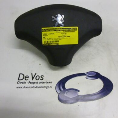 Peugeot 308  Left airbag (steering wheel) 2009 4112LA