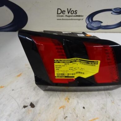 Peugeot 3008  Rücklicht links 2017 9810477880