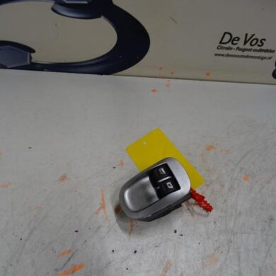 Peugeot 206 PLUS 1.4 XS Combischakelaar ramen 2011 6490J1