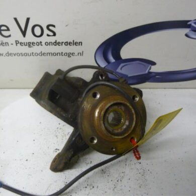 Citroen C3 Picasso 1.6 HDi 90 Fusee rechts-voor 2010 964790