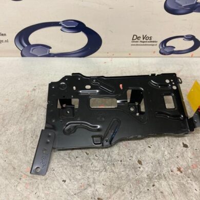 Peugeot 3008 1.6 16V HYbrid 225 Battery box 2021 9821150580