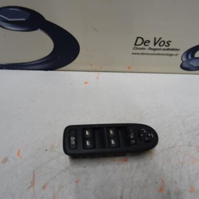 Citroen C5 2.0 16V Multi-functional window switch 2009 6490Y6