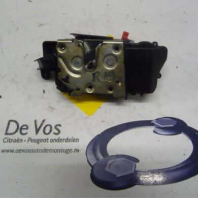 Citroen Xsara 1.6i Deurslot Mechaniek 4Deurs rechts-achter 1999 913884