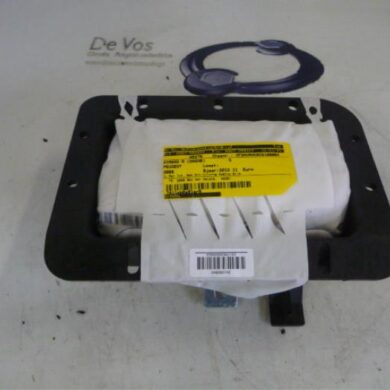 Peugeot 3008  Right airbag (dashboard) 2013 8216XG