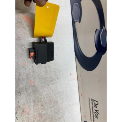 Peugeot 508 1.6 16V Hybrid 225 Computer lighting module 2022 9818209180