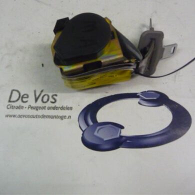 Peugeot 607 2.2 HDi 16V FAP Rear seatbelt, centre 2002 8974AX