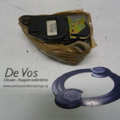 Peugeot 806  Veiligheidsgordel links-achter 1997 8973CR