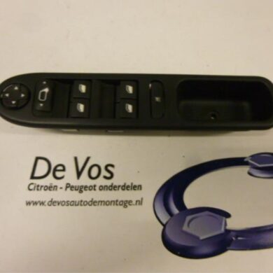 Peugeot 207  Multi-functional window switch 2011 6490EJ