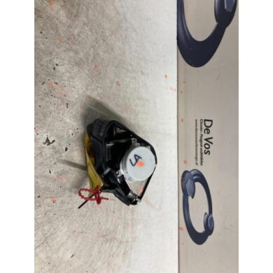 Peugeot 308 1.2 12V e-THP PureTech 110 Rear seatbelt, left 2015 96777131XX-16115840XX