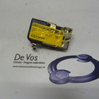 Peugeot 206 1.1 XN,XR Door lock mechanism 2-door, left 1999 9135H2