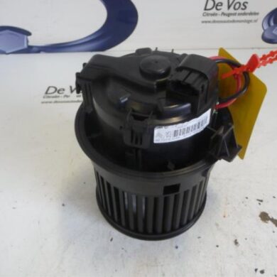 Peugeot 208  Heizung Belüftungsmotor 2015 1608182080