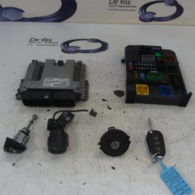 Peugeot 308 1.6 BlueHDi 120 Engine management computer BHZBH01 2014 1611717580