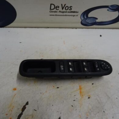 Peugeot 5008  Combischakelaar ramen 2012 6490X5