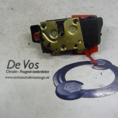 Peugeot 406 2.0 S,SL,ST,STX 16V Deurslot Mechaniek 4Deurs rechts-achter 1999 913870