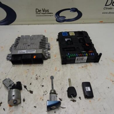 Citroen C4 Picasso  Engine management computer 9HR9H05-9HR9H01 2011 194479