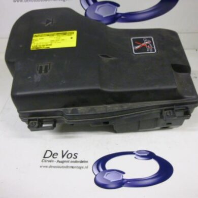 Peugeot 407 2.7 HDi V6 24V Relay holder 2006 1922P4-6545A2