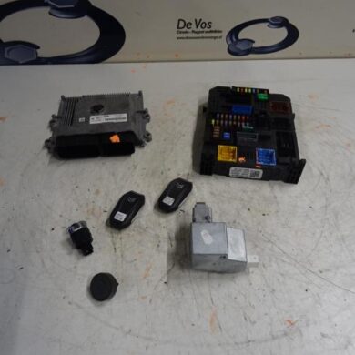 Citroen C3 Aircross  Engine management computer HNZHN01 2017 1629041980