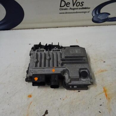 Peugeot 2008 1.2 Vti 12V PureTech 82 Start/Stop computer HM01-HMZHM01 2015 9810858280